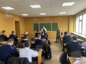 Информационный час у механиков